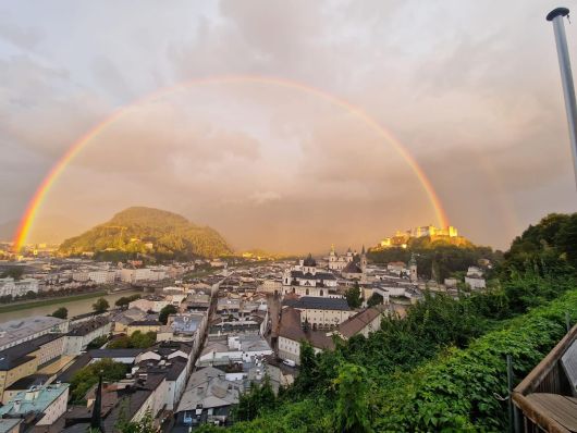 Regenbogen &uuml;ber Salzburg